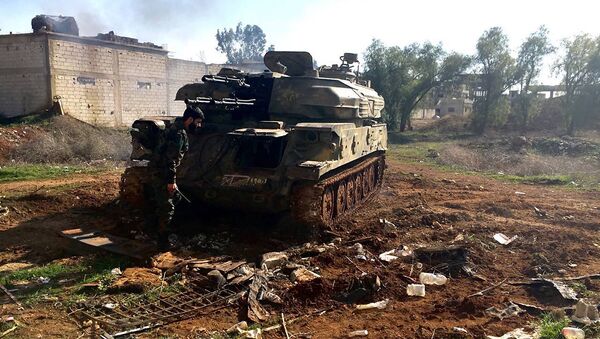 Сирийская армия во время штурма населенного пункта Осман в провинции Дераа - اسپوتنیک ایران  