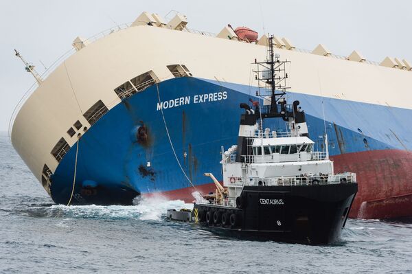 بکسل کشتی باری » مدرن اکسپرس» در سواحل فرانسه - اسپوتنیک ایران  