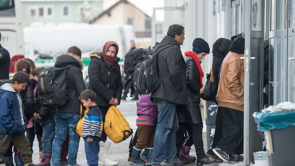 آلمان پذیرای ۳۰۰ هزار پناهنده خواهد بود - اسپوتنیک ایران  