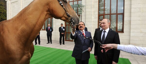 پوتین به پادشاه بحرین اسب مسابقه هدیه داد - اسپوتنیک ایران  