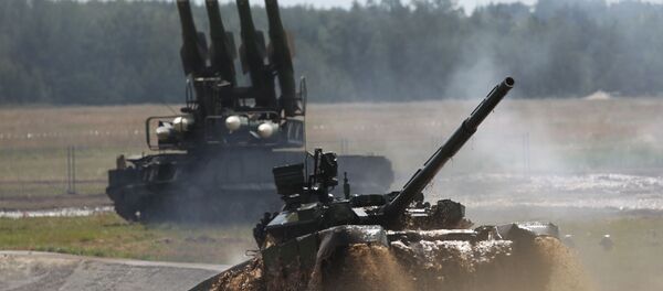 Танк Т-90 на Втором Международном Форуме Технологии в машиностроении-2012 - اسپوتنیک ایران  