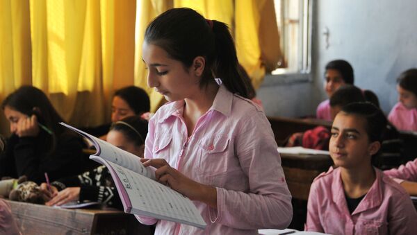 Занятие по русскому языку в школе в Сирии - اسپوتنیک ایران  