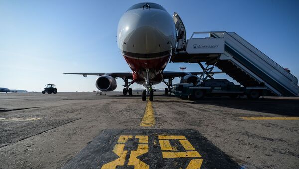 Передача в эксплуатацию самолета SSJ-100 авиакомпании Red Wings - اسپوتنیک ایران  