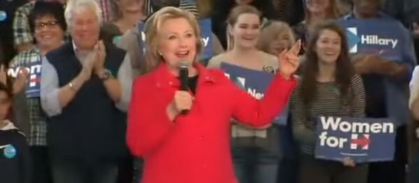 واق واق کردن هیلاری کلینتون  در دیدار با رای دهندگان - اسپوتنیک ایران  