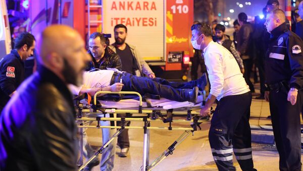 Скорая помощь на месте взрыва в Анкаре - اسپوتنیک ایران  