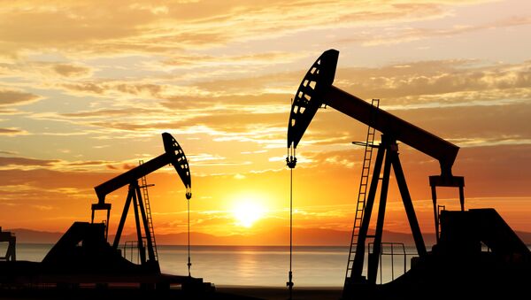 Нефтедобывающие вышки на закате - اسپوتنیک ایران  