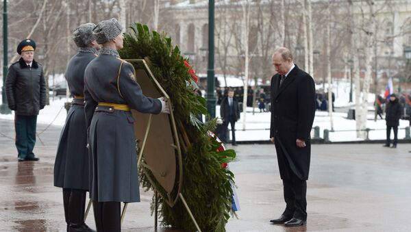 Президент России Владимир Путин на церемонии возложения венка к Могиле Неизвестного Солдата - اسپوتنیک ایران  