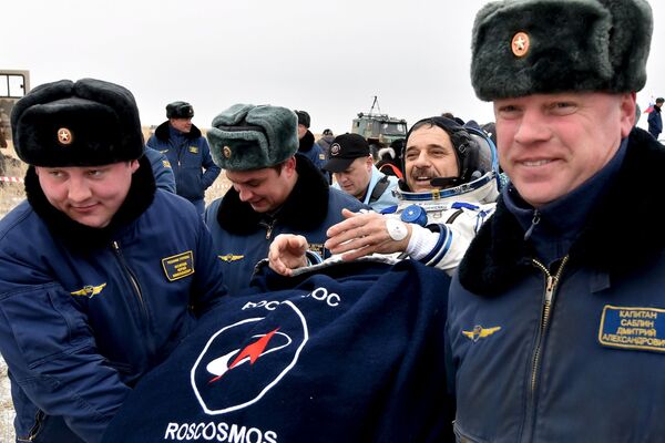 میخاییل کارنینکو، فضانورد روس، پس از بازگشت به زمین - اسپوتنیک ایران  