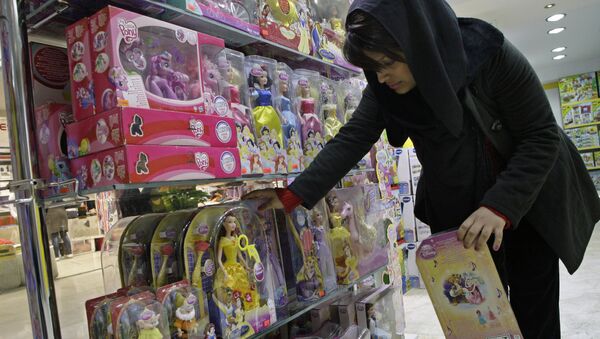 Женщина в магазине игрушек в Тегеране, Иран - اسپوتنیک ایران  