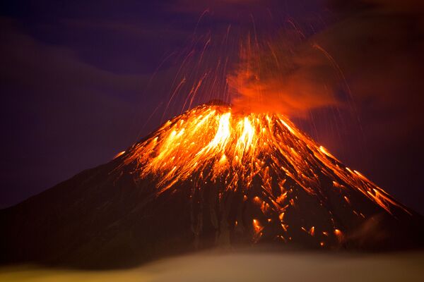 فوران کوه آتشفشان « تونگوراهوآ» در اکوادور - اسپوتنیک ایران  