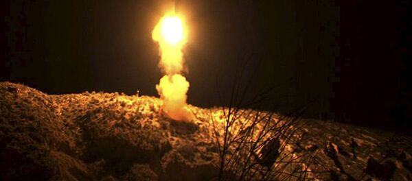 شلیک آزمایشی موشک های بالستیکی در  ایران - اسپوتنیک ایران  