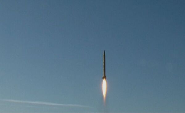شلیک آزمایشی موشک های بالستیکی در  ایران - اسپوتنیک ایران  