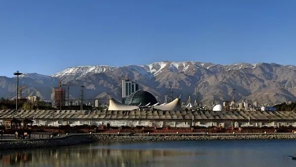 نمایی از رشته کوه البرز در شمال تهران - اسپوتنیک ایران  