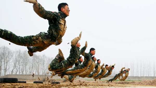 Группа специальных военизированных полицейских на тренировке в Китае - اسپوتنیک ایران  