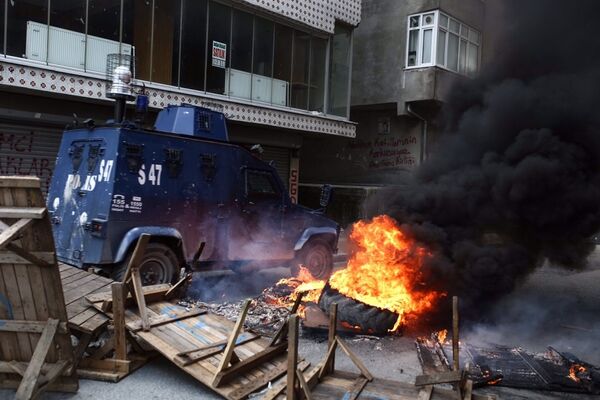 پلیس به محل برگزاری جشن نوروز در استامبول شتافت - اسپوتنیک ایران  