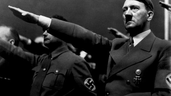 حراج تابلوهای منتسب به هیتلر در آلمان - اسپوتنیک ایران  