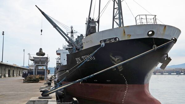Грузовое судно MV Jin Teng прибыло в порт Манила - اسپوتنیک ایران  