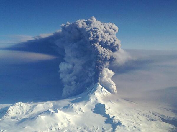 فوران کوه آتشفشان پاولوف  در آلاسکا - اسپوتنیک ایران  