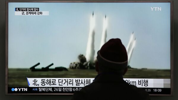 Репортаж южнокорейского телевидения с архивными кадрами запуска ракет в Северной Корее - اسپوتنیک ایران  