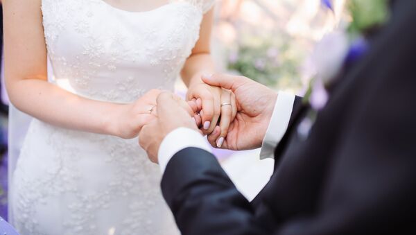 Жених и невеста в день свадьбы - اسپوتنیک ایران  