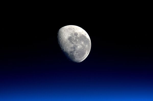 عکس ماه که توسط فضانورد تیم پیک گرفته شد - اسپوتنیک ایران  