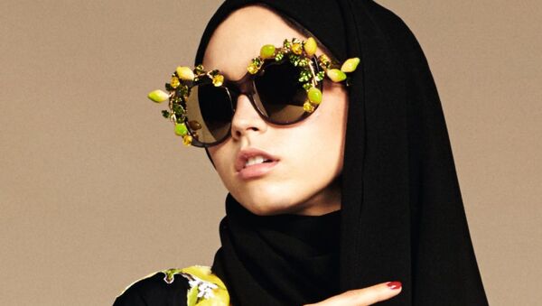 Модель в хиджабе из коллекции Dolce&Gabanna - اسپوتنیک ایران  
