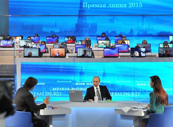 گفتگوی مستقیم پوتین گفتگوی مستقیم پوتین با شهروندان روسیه بیشتر بخوانید - اسپوتنیک ایران  