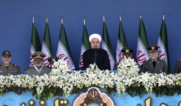 حسن روحانی، رییس جمهور ایران در مراسم روز ارتش - اسپوتنیک ایران  