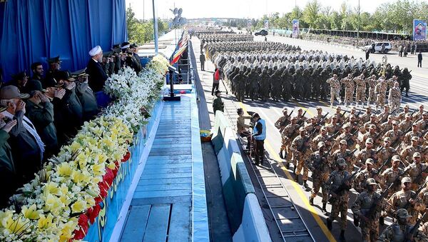 Президент Ирана Хасан Роухани на военном параде в честь дня армии Ирана - اسپوتنیک ایران  