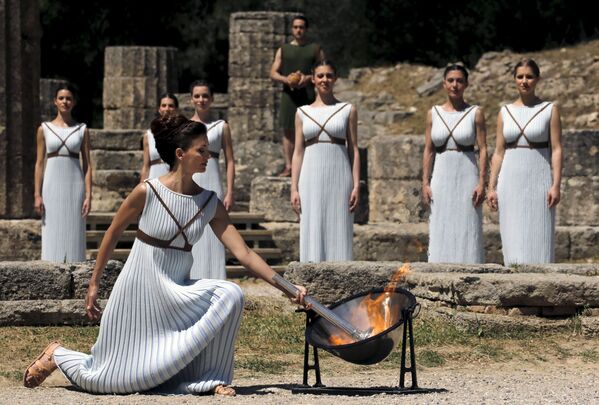 مراسم روشن کردن آتش المپیک در یونان - اسپوتنیک ایران  