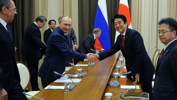 پوتین در سوچی با نخست وزیر ژاپن دیدار می کند - اسپوتنیک ایران  
