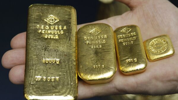 Золотые слитки весом 1000, 500, 250 и 50 граммов в банке Штутгарта, Германия - اسپوتنیک ایران  