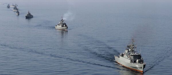 Iranian Navy boats take part in maneuvers during the Velayat-90 navy exercises in the Strait of Hormuz in southern Iran (File) - اسپوتنیک ایران  