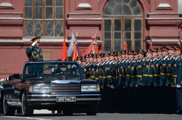 ارتشبد سرگی شویگو، وزیر دفاع روسیه در مراسم رژه پیروزی در میدان سرخ مسکو - اسپوتنیک ایران  