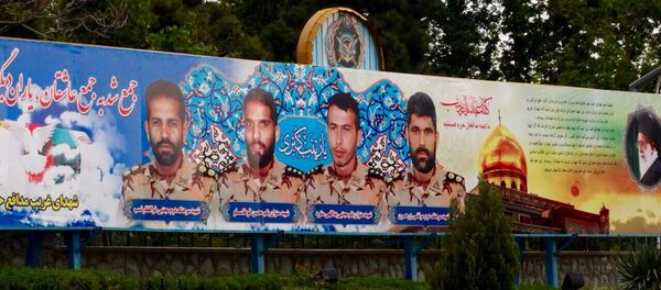 شهید حسن جنگجو مشهور به شهید فهمیده اذربایجان پس از 34 سال دوری در میان استقبال گرم مردم و مسئولان وارد فرودگاه شهید مدنی تبریز شد. - اسپوتنیک ایران  