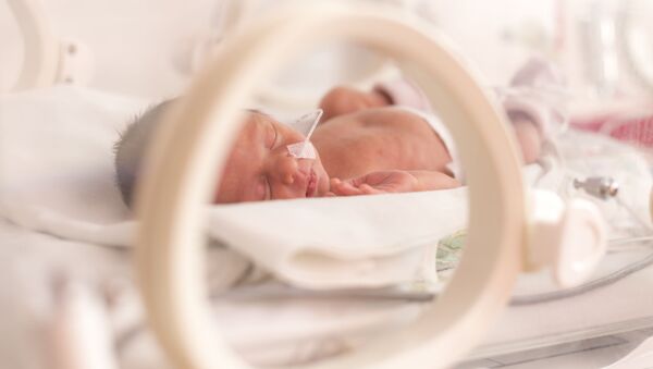 به دنیا آمدن کودک از  جنینی که  27 سال قبل تشکیل شده بود - اسپوتنیک ایران  