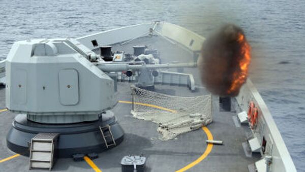 Китайский военный фрегат Yulin выполняет тренировочные стрельбы в Южно-Китайском море - اسپوتنیک ایران  