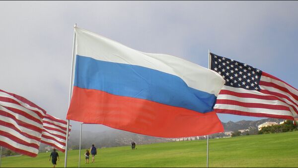 Flaggen Russlands und der USA - اسپوتنیک ایران  