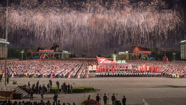 Салют в конце парада после завершения съезда Трудовой партии в Пхеньяне - اسپوتنیک ایران  
