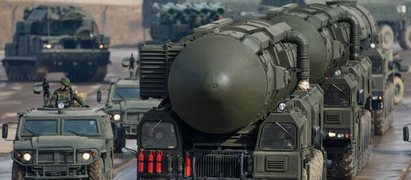 Совместная тренировка пеших и механизированных колонн перед Парадом Победы Совместная тренировка пеших и механизированных колонн перед Парадом Победы - اسپوتنیک ایران