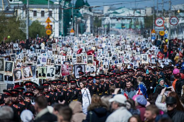 راهپیمایی « هنگ جاویدان» در  اومسک روسیه - اسپوتنیک ایران  