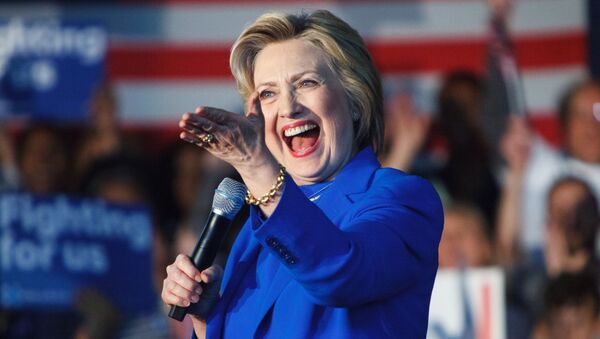 Кандидат в президенты США от Демократической партии Хиллари Клинтон во время предвыборного ралли в городе Луисвилл штата Кентукки - اسپوتنیک ایران  