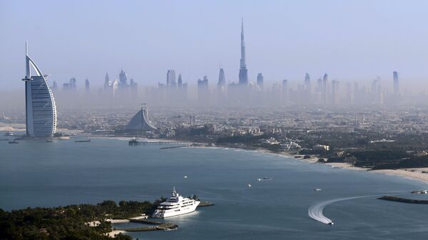Вид на самую высокую башню в мире Бурдж-Халифа в Дубае, ОАЭ - اسپوتنیک ایران  