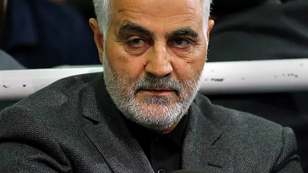 سردار قاسم سلیمانی، فرمانده سپاه قدس ایران به اربیل سفر کرده تا با بارزانی در مورد لغو همه پرسی صحبت کند. - اسپوتنیک ایران  