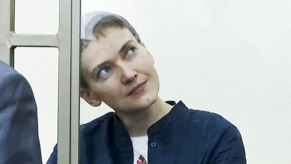 Украинская военнослужащая Надежда Савченко в зале Донецкого областного суда - اسپوتنیک ایران  