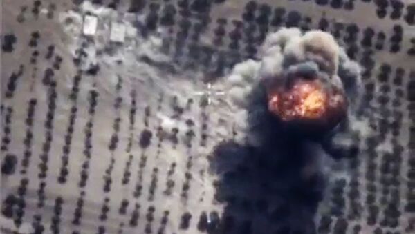 روسیه از20 مه به حملات به محل های استخراج غیرقانونی نفت در سوریه شدت بخشیده است - اسپوتنیک ایران  