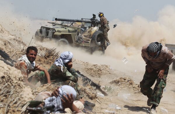 نظامیان عراق در حال نبرد با شبه نظامیان داعش - اسپوتنیک ایران  