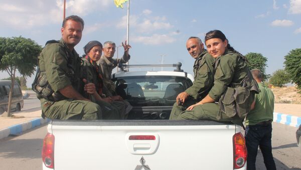 Бойцы «Демократических сил Сирии» неподалеку от города Ракки - اسپوتنیک ایران  