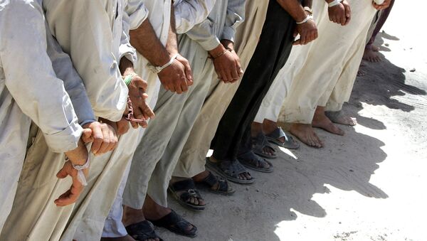 Иракские мужчины со связанными руками - اسپوتنیک ایران  