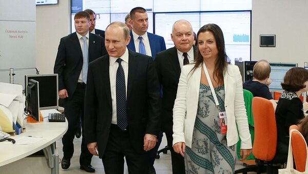 Президент Российской Федерации Владимир Путин во время посещения МИА Россия сегодня - اسپوتنیک ایران  